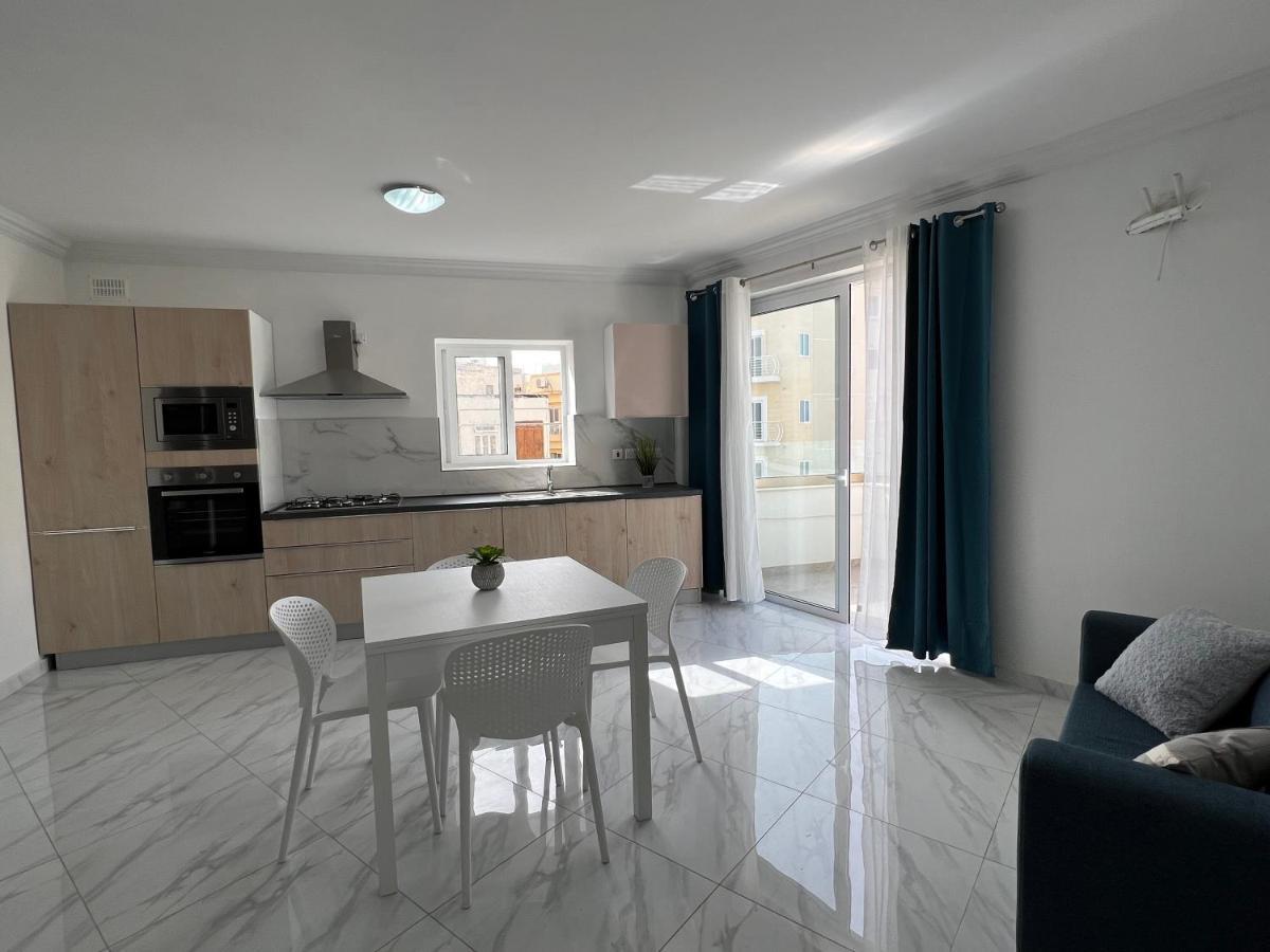 Condo With Patio Overlooking Piazza Gzira Εξωτερικό φωτογραφία