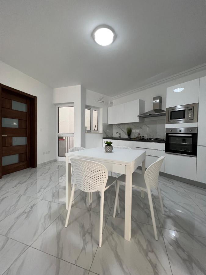 Condo With Patio Overlooking Piazza Gzira Εξωτερικό φωτογραφία