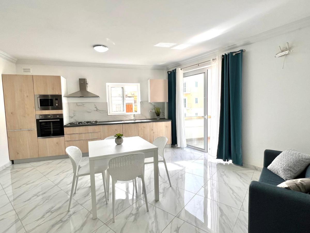 Condo With Patio Overlooking Piazza Gzira Εξωτερικό φωτογραφία