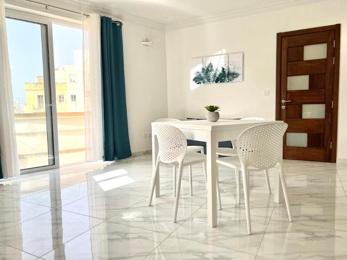 Condo With Patio Overlooking Piazza Gzira Εξωτερικό φωτογραφία