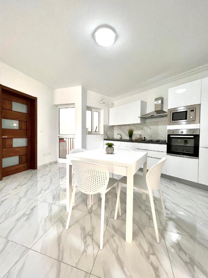 Condo With Patio Overlooking Piazza Gzira Εξωτερικό φωτογραφία