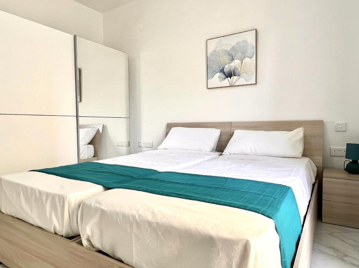 Condo With Patio Overlooking Piazza Gzira Εξωτερικό φωτογραφία
